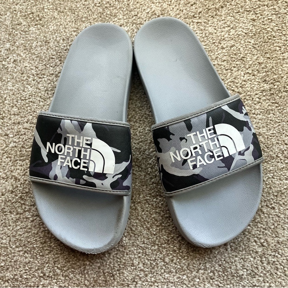 The North Face Gray Camouflage Sandal Slides Men's Size 7 Casual Lightweight